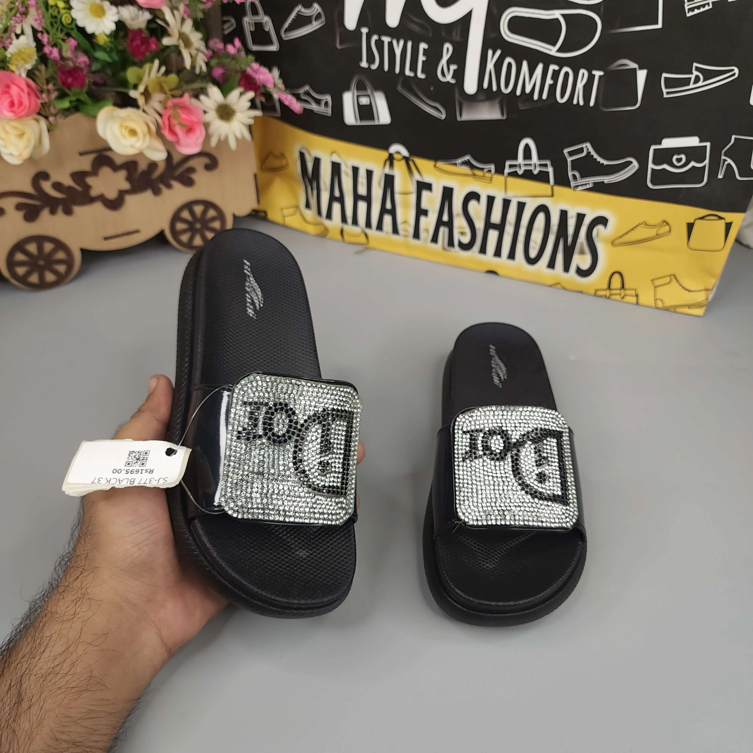 Black Studs Wegde Slides